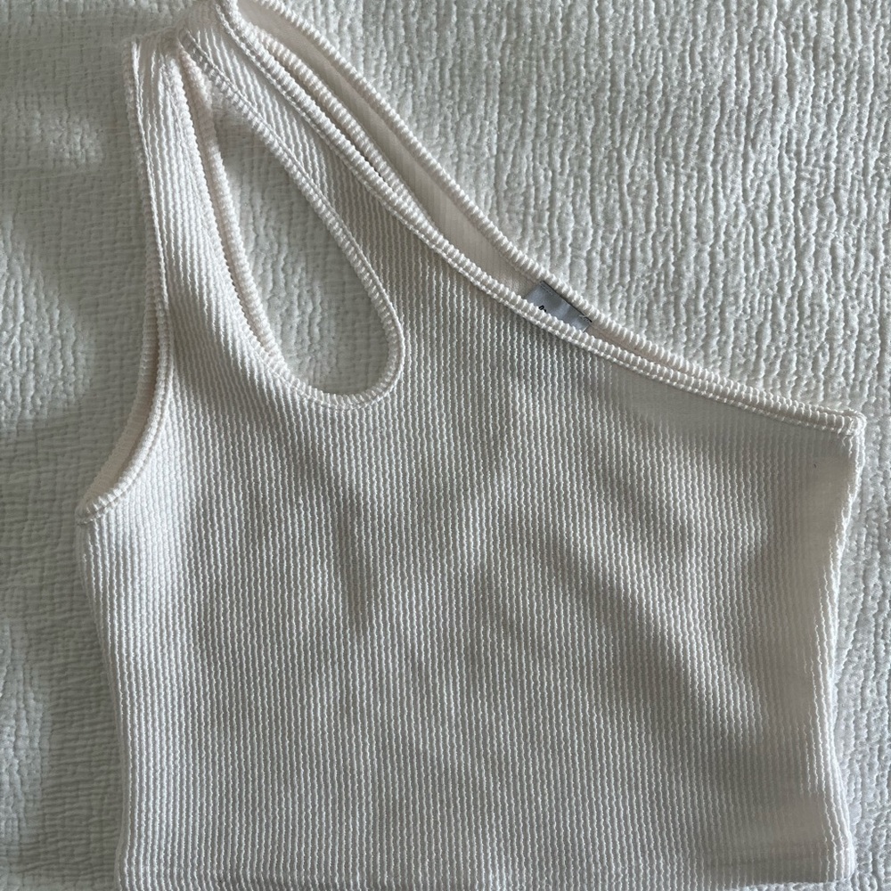 Unique Off One Shoulder Princess Polly Top in US 6